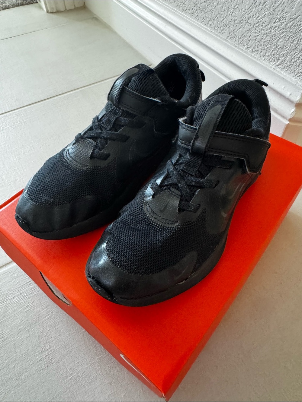 Nike Black Low-Top Kids' Athletic Sneakers